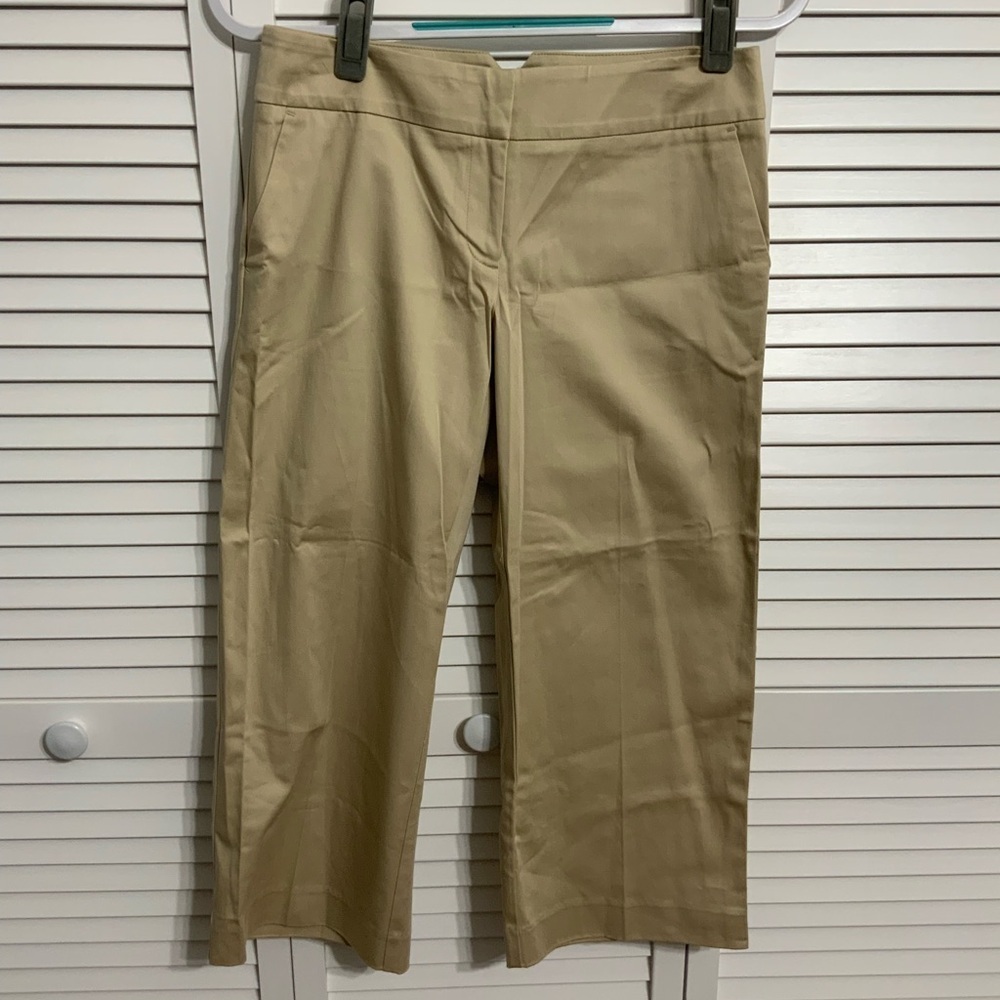 NWOT Attention Modern Fit Capri Khaki Size 2